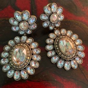 STUNNING Heidi Daus Earrings✨BLING✨